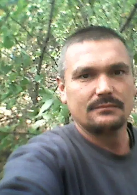 Вован из Черкасс, ищу на сайте знакомства без обязательств