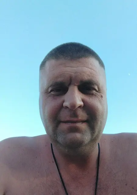 Николай из Стаханова, мне 40, познакомлюсь