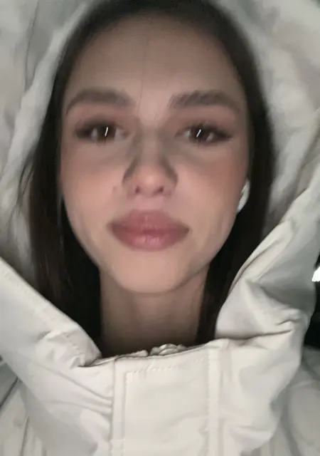 Adelina из Ужгорода, мне 19, познакомлюсь для общения