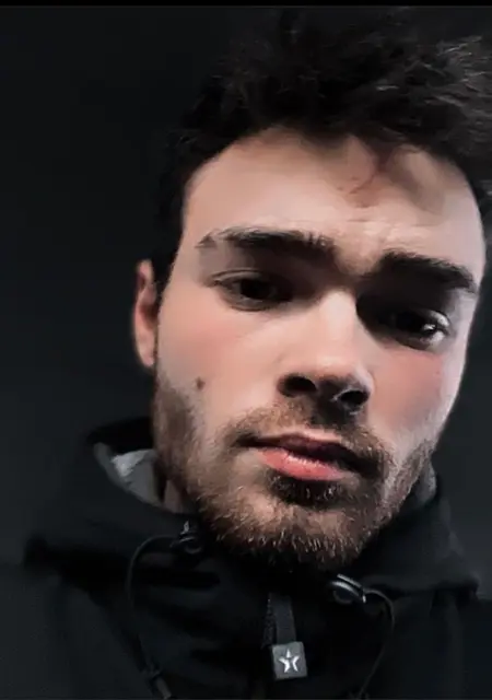 Я Рома, 27 років, знайомлюсь на одну ніч у Миколаєві