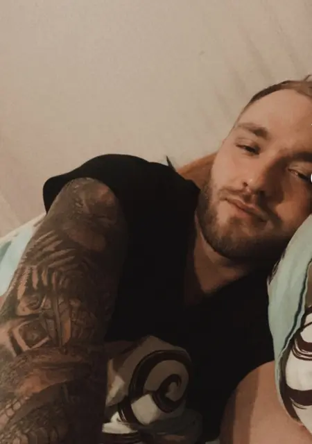 Валентин из Харькова, мне 31, познакомлюсь без обязательств