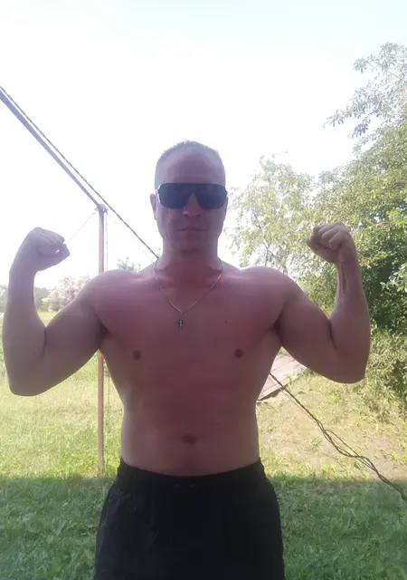 Denis з Кам'янського, шукаю на сайті знайомства без зобов'язань