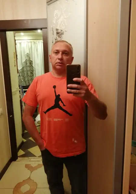 Serg из Винницы, мне 44, познакомлюсь на одну ночь