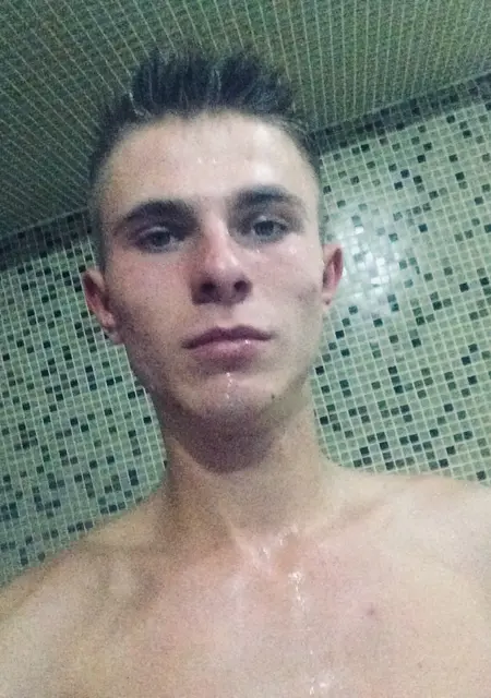 Андрей из Луганска, мне 25, познакомлюсь без обязательств