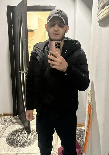 Я Victor, 25, из Калараш, ищу знакомства без обязательств