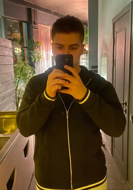 Я Владислав, 20 років з Кривого Рогу, шукаю знайомство для постійних стосунків