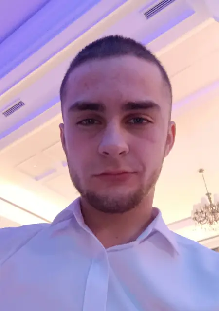 Евгений из Харцызска, мне 24, познакомлюсь на одну ночь