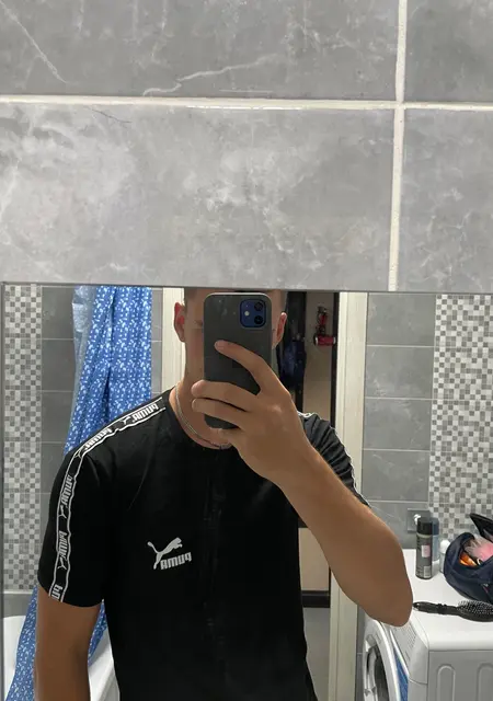 Я Егор, 18 років з Донецька, шукаю знайомство для постійних стосунків