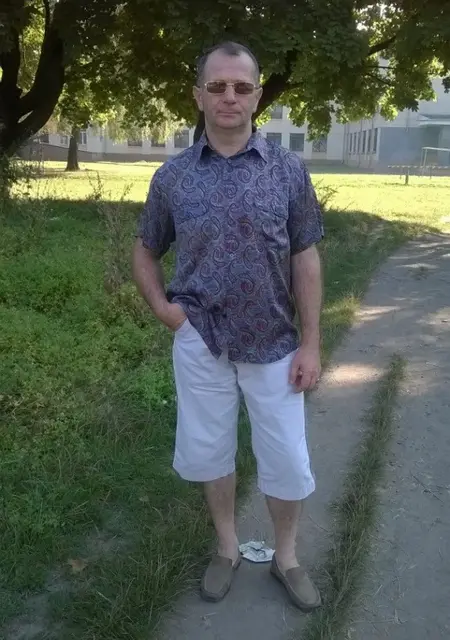 Александр из Ровно, мне 46, познакомлюсь для приятного времяпровождения