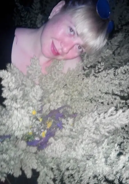 Натали з Луганська, шукаю на сайті приємне проведення часу