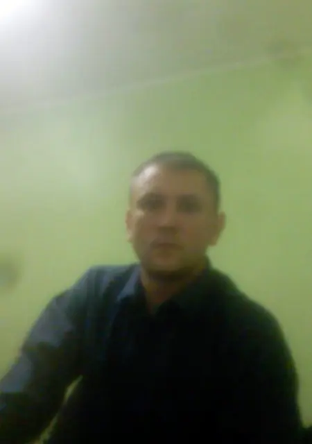 Олег из Черкасс, мне 45, познакомлюсь для приятного времяпровождения