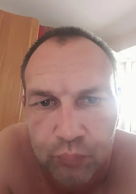 Тарас из Нововолынска, мне 42, познакомлюсь на одну ночь