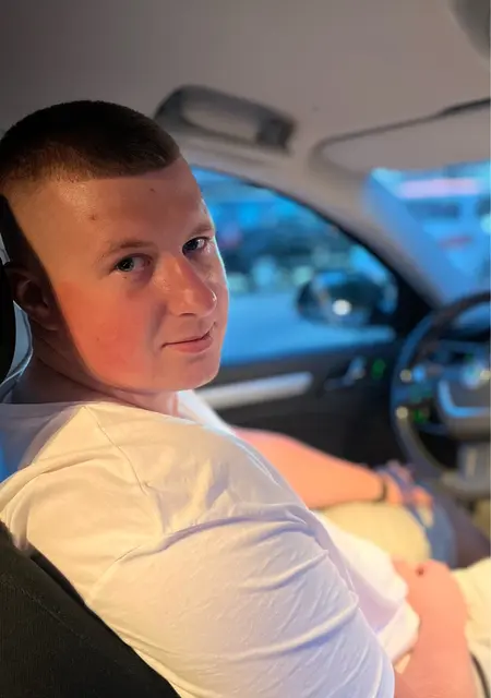 Vladyslav з Луцька, шукаю на сайті спілкування