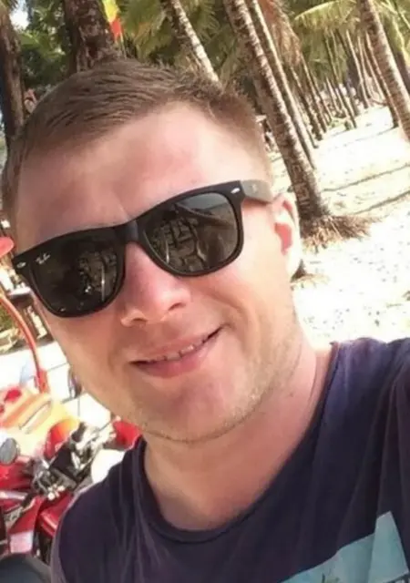 Я Виталий, 44, из Луганска, ищу знакомство для постоянных отношений