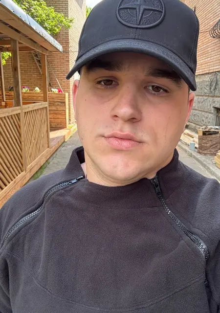 Я Илья, 21, знакомлюсь для приятного времяпровождения в Луганске