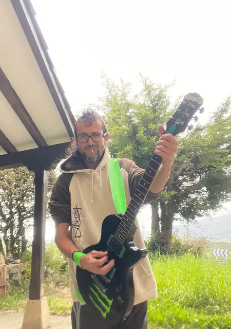 Soy Kenny, 44 años, conociéndome para relación a largo plazo en Torrelavega