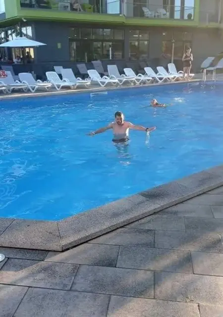 Я Stefan, 35, из Бухареста, ищу знакомство