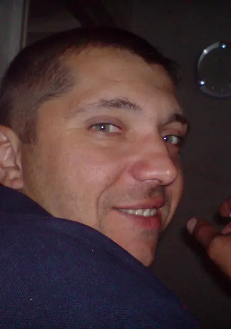 Ярослав из Кагарлика, мне 43, познакомлюсь для приятного времяпровождения