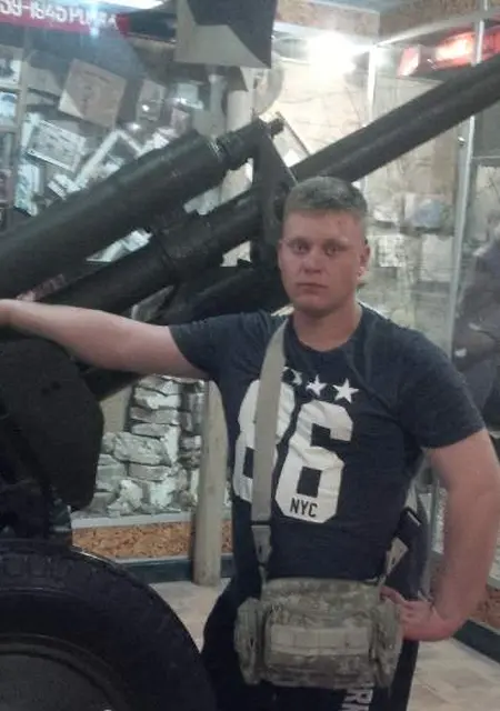 Артур из Чернигова, мне 32, познакомлюсь на одну ночь