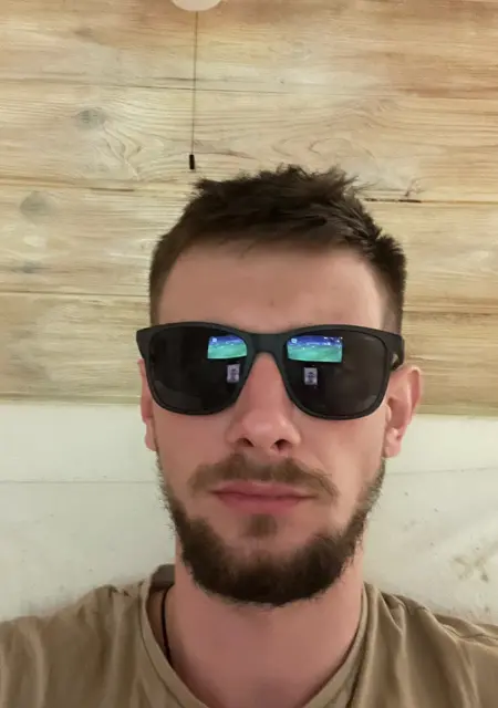 Я Олексій, 28 років, знайомлюсь для спілкування у Полтаве