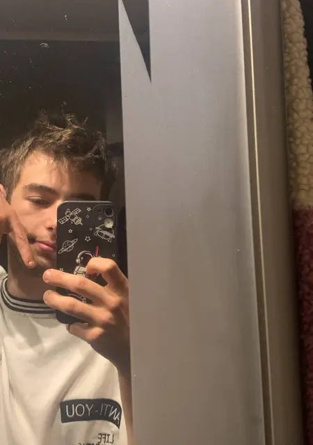 Я Миша, 23, знакомлюсь без обязательств в Ивано-Франковске