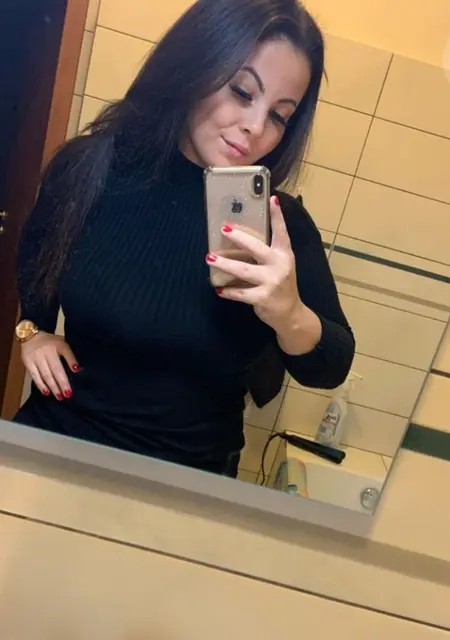 Я Linda, 22, знакомлюсь в Праге