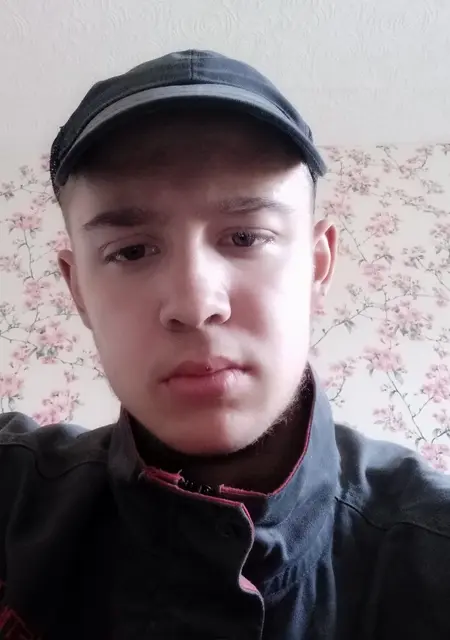 Я Александр, 20, из Донецка, ищу знакомства без обязательств