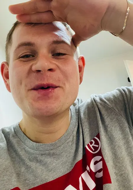 Я Vadim, 28, знакомлюсь для постоянных отношений в Кракове