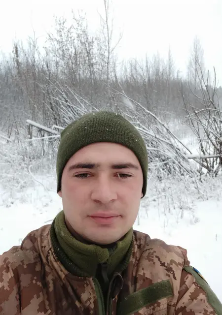 Игорь из Новоайдара, мне 30, познакомлюсь на одну ночь