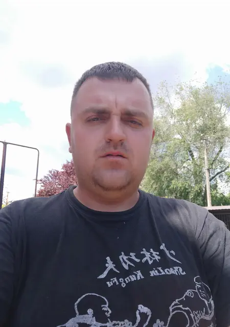 Дмытро з Кам'янського, мені 32 років, познайомлюсь без зобов'язань