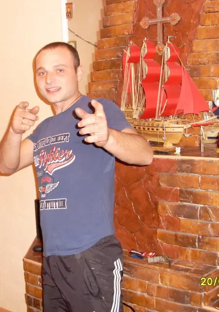 Дима из Херсона, мне 36, познакомлюсь для дружбы