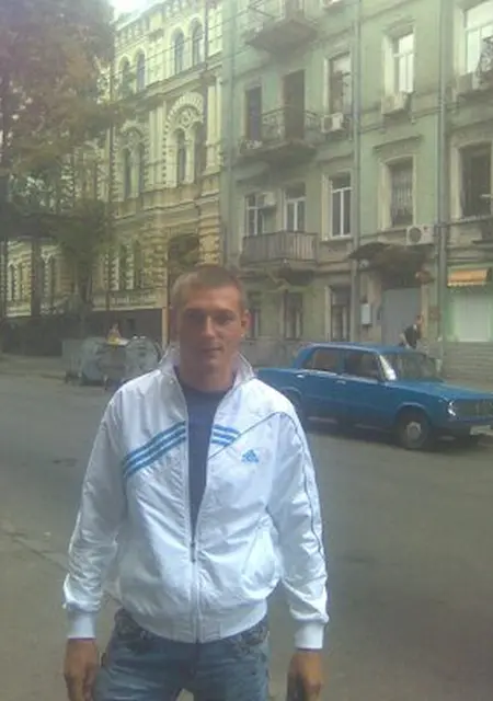 Я Рома, 41, из Борисполя, ищу знакомства без обязательств