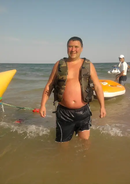 Иван из Новомосковска, ищу на сайте знакомства на одну ночь