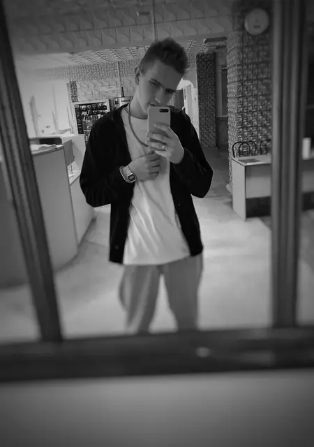 Стат из Таллина, мне 23, познакомлюсь для приятного времяпровождения