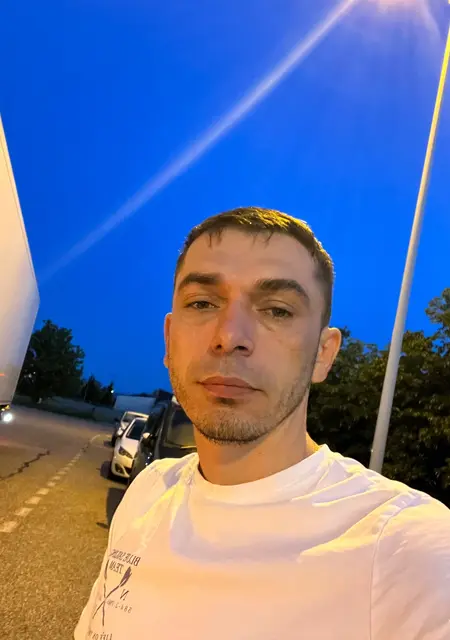 Я Юрий, 39, знакомлюсь для общения в Дюссельдорфе