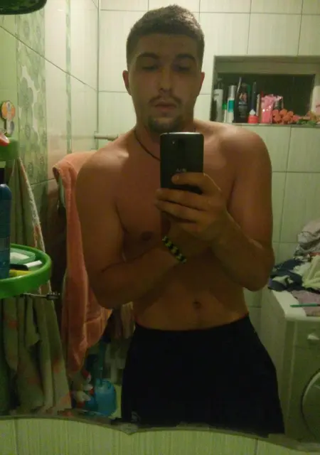 Alexey з Кам'янського, мені 31 років, познайомлюсь для вірт