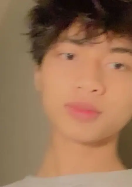 Я Lio, 20, из Стамбула, ищу знакомство