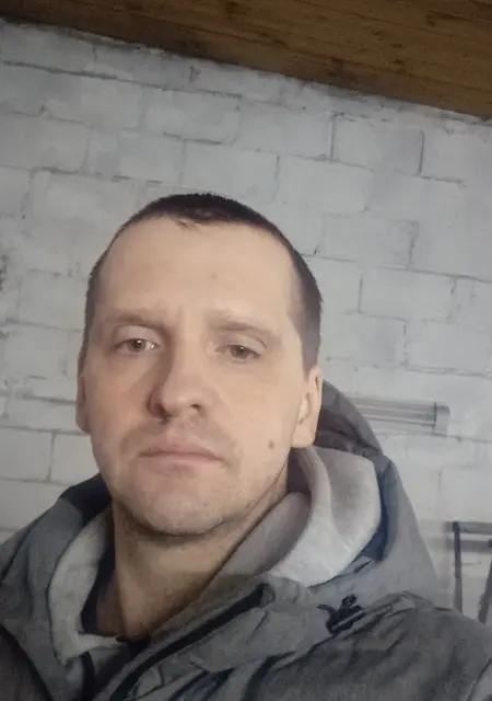 Я Сергей, 38, из Мозыря, ищу знакомства без обязательств