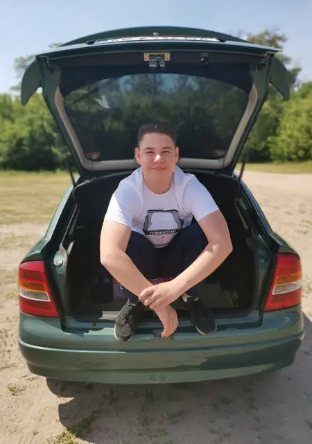 Я Даня, 20 років з Дніпра, шукаю знайомство для дружби