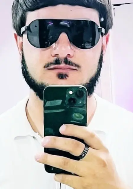 Arman из Еревана, мне 24, познакомлюсь для открытые отношения