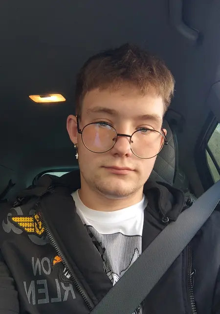 Деня з Новопскова, мені 22 років, познайомлюсь на одну ніч