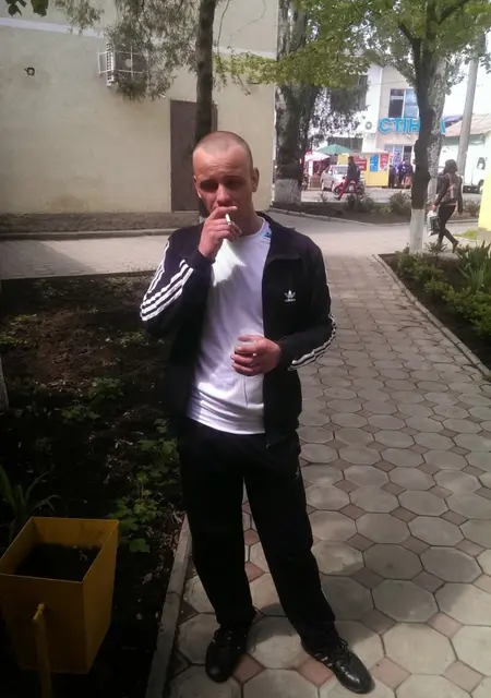 Санёк из Беляевки, мне 32, познакомлюсь для постоянных отношений