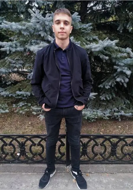 Дмитро из Нетешина, мне 23, познакомлюсь для приятного времяпровождения