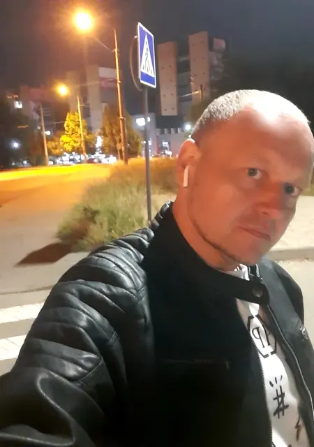 Я Стас, 40 років, знайомлюсь для приємного проведення часу у Дніпрі