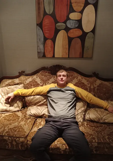 Я Александр, 40, из Ясиноватой, ищу знакомства на одну ночь