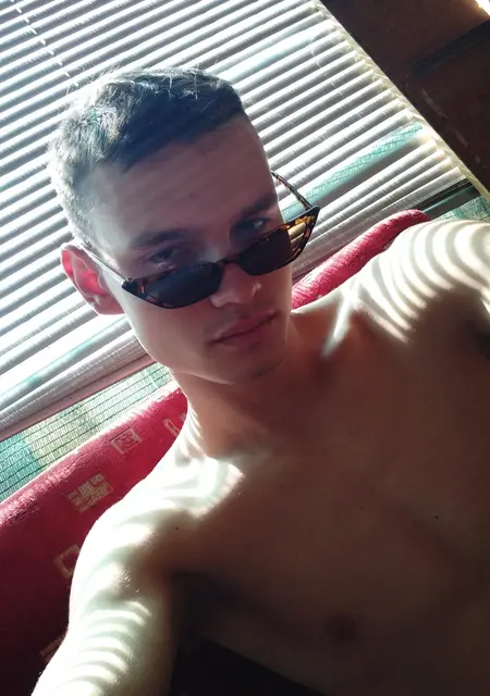 Дамир з Запоріжжя, шукаю на сайті знайомства без зобов'язань