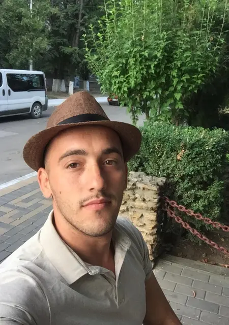 Ванька из Измаила, мне 28, познакомлюсь на одну ночь