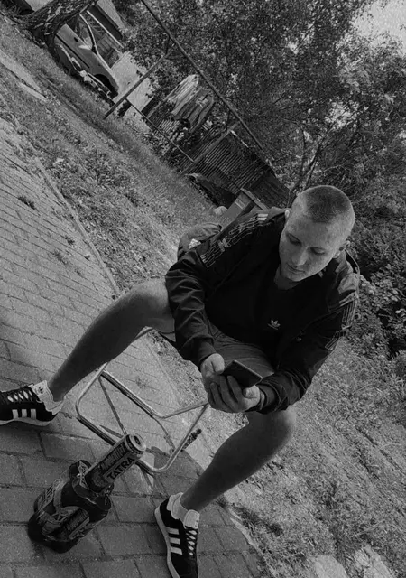 Я Сергій, 24 років з Вільногірськ, шукаю знайомства на одну ніч