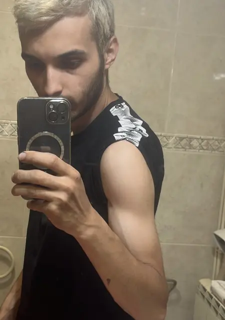 Я Cristian, 25, знакомлюсь на одну ночь в Барселоне