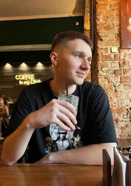 Я Іван, 21, знакомлюсь для постоянных отношений в Львове